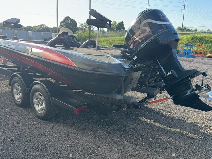 #3060-•-2000-stratos-22ss-22'-bass-boat-image-7