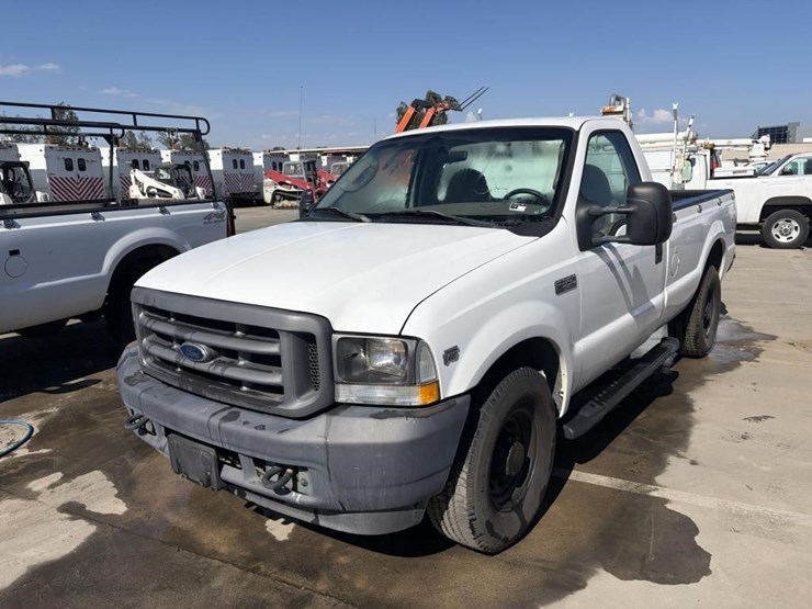 2004-ford-f350-xl-image-1