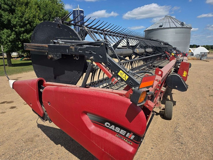 2014-case-ih-3162-image-50