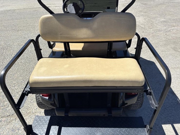 ez-go-electric-utility-cart-image-10