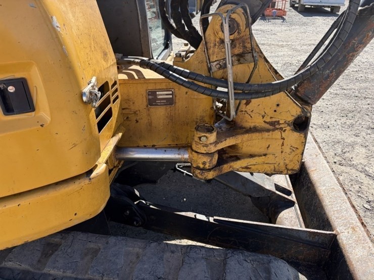 2011-deere-85d-image-20
