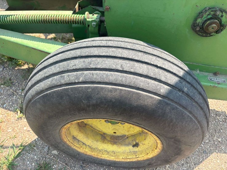 john-deere-3800-image-11