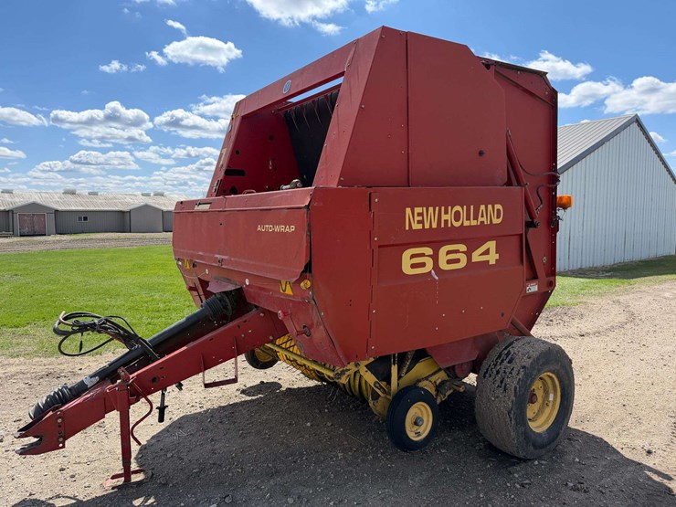 new-holland-664-image-32
