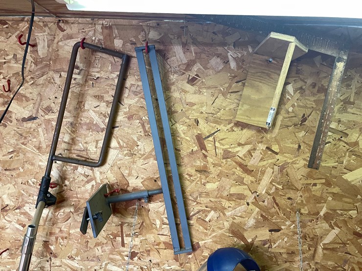 #7138-•-contents-of-wall-image-8