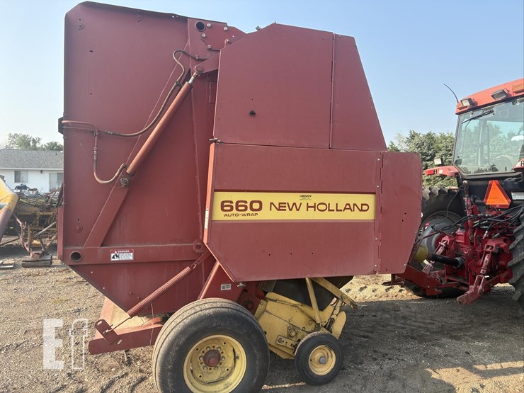 new-holland-660-image-7