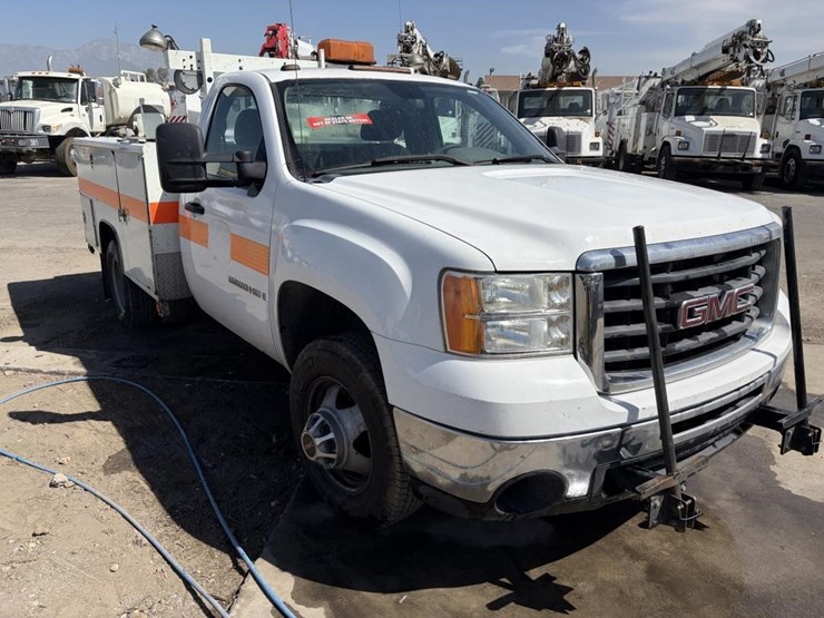 2008-gmc-sierra-3500hd-image-2