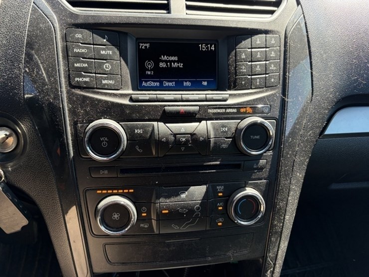 2017-ford-explorer-image-35