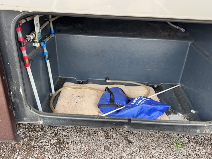 #3002-•-2007-fleetwood-southwind-32'-motor-home-image-9