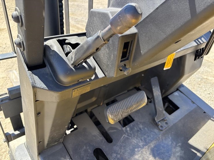 yale-glp50-forklift-image-19