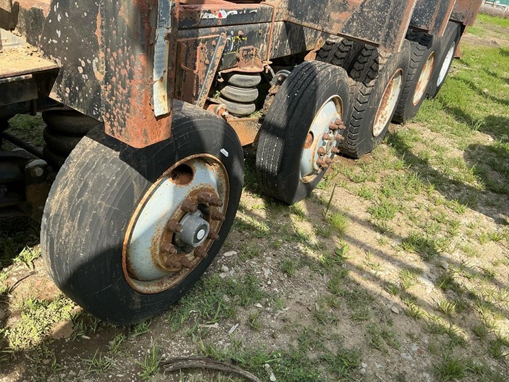1994-mack-rd688s-image-73