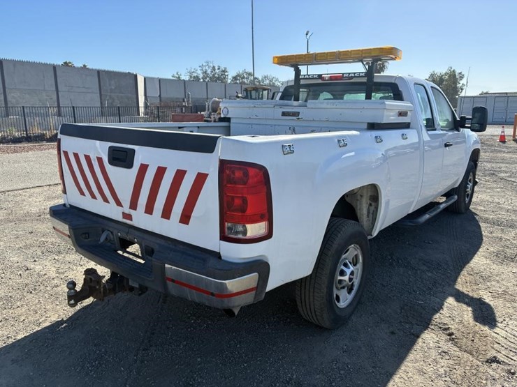2012-gmc-sierra-2500hd-image-3