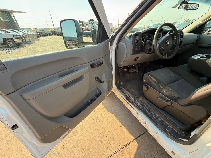2010-chevrolet-silverado-3500hd-image-12