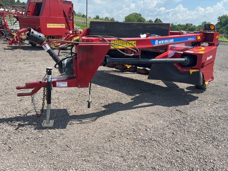 2022-new-holland-210-image-1