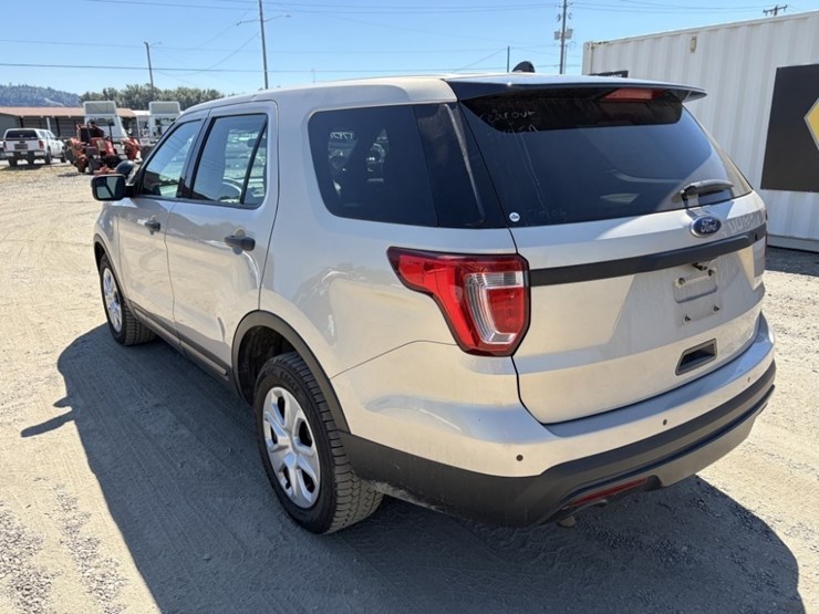 2017-ford-explorer-image-6