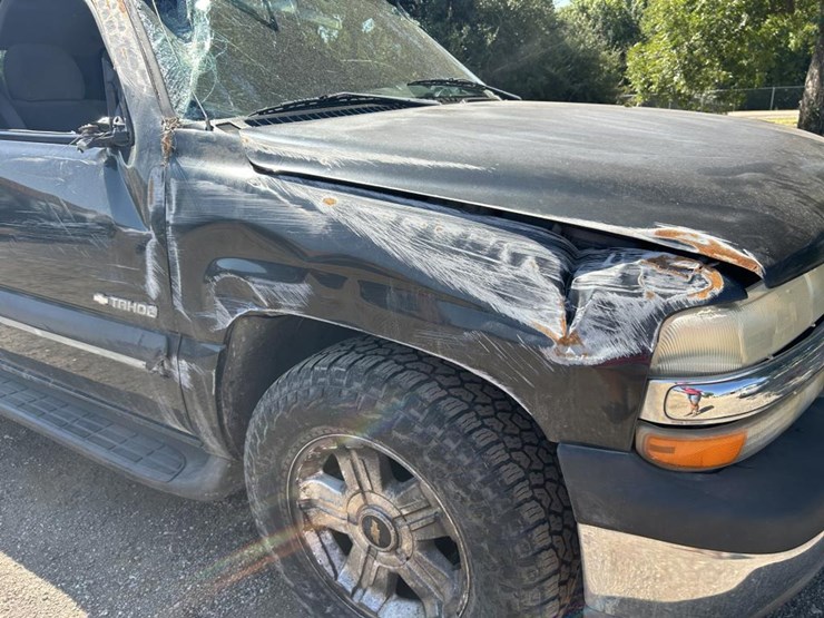 2003-chevrolet-tahoe-image-12
