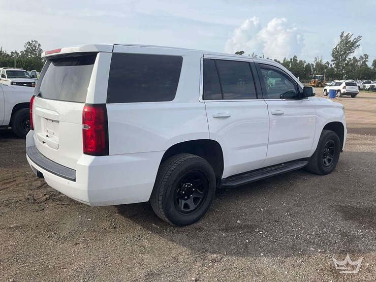 2020-chevrolet-tahoe-image-3