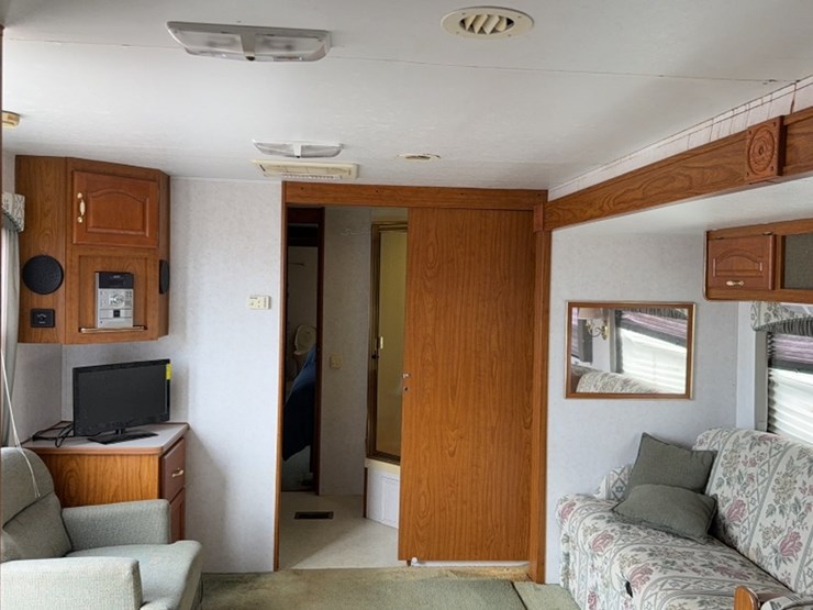 #3064-•-2002-citation-30'-bumper-pull-camper-image-17