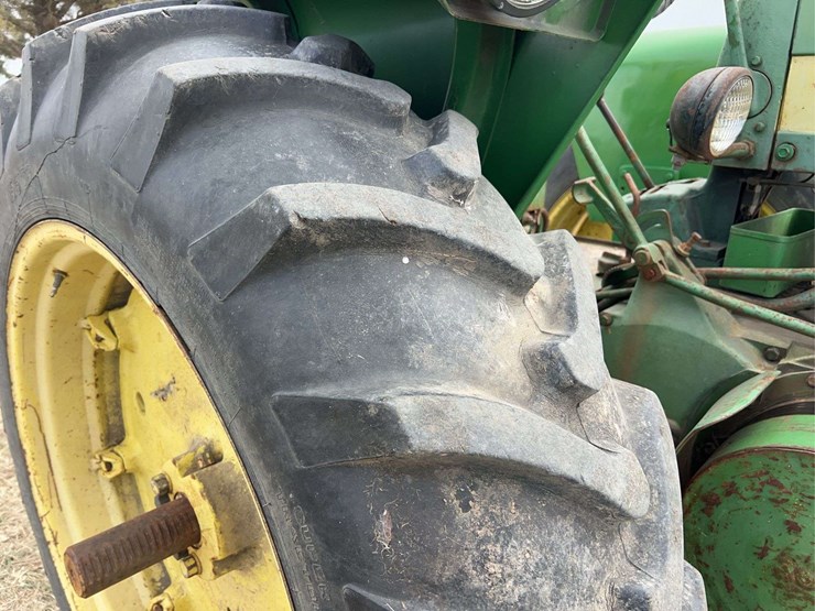 john-deere-720-image-39