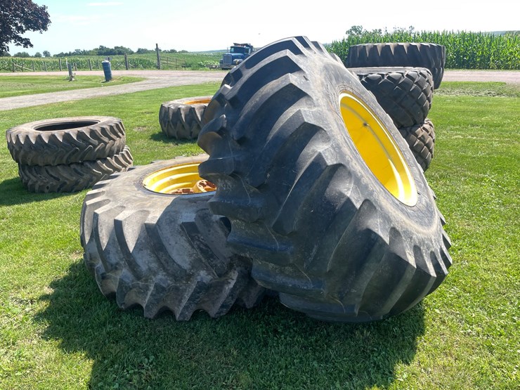 #4689-•-(2)-firestone-25"-tires-image-1