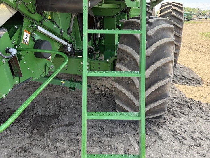 2020-john-deere-s790-image-40