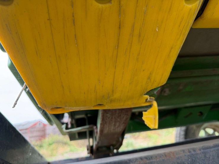 john-deere-630f-image-36