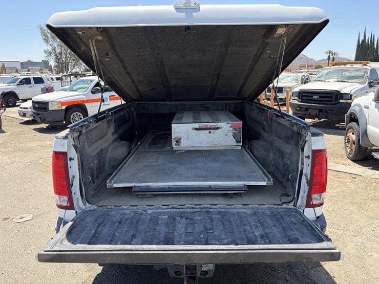 2012-gmc-sierra-2500-image-13