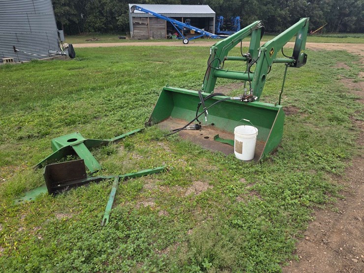 john-deere-148-image-29
