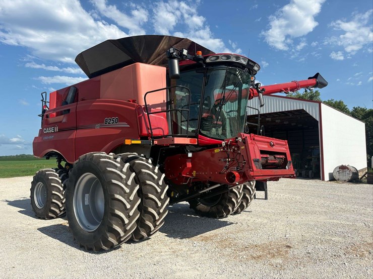 2020-case-ih-8250-image-4