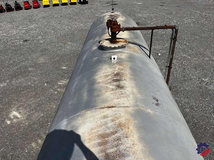 10k-gallon-/-off--road-diesel-fuel-tank-image-19