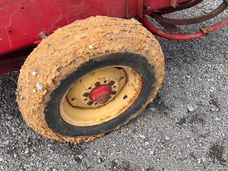 massey-ferguson-12-image-3