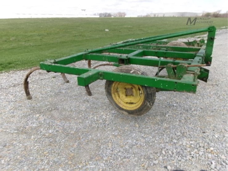 john-deere-100-image-4