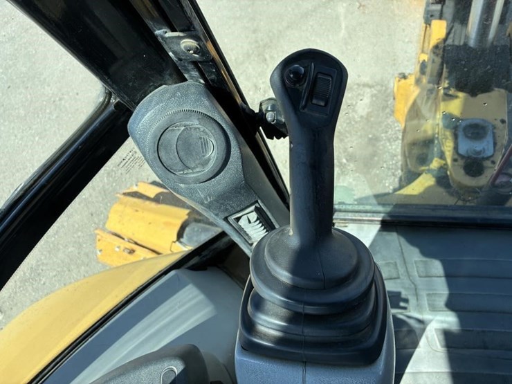 2008-caterpillar-430e-image-29