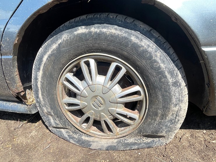 #4682-•-2005-buick-lesabre-(no-title,-for-parts)-image-39