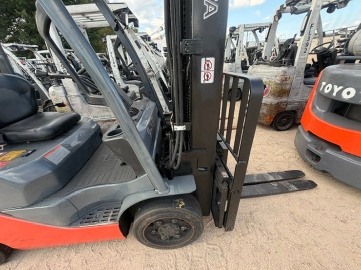 #2072-•-toyota-8fgcu3d-forklift-image-11