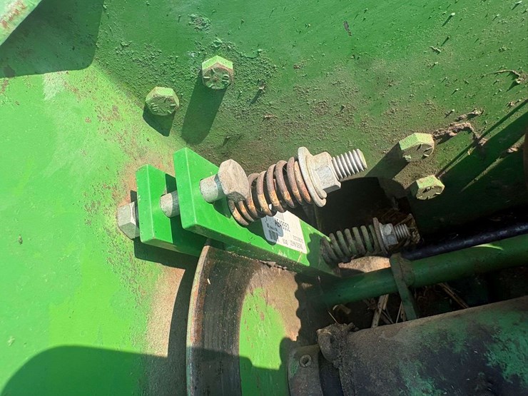 john-deere-336-image-22