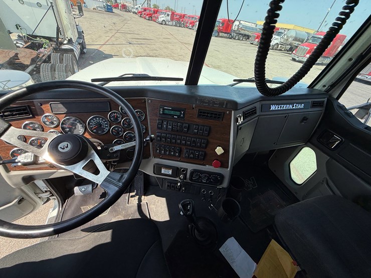 2012-western-star-4900-image-28