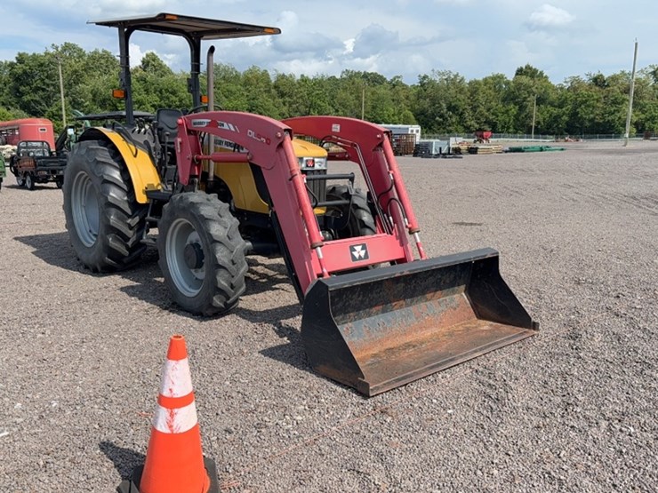 #3024-•-massey-ferguson-mf3635-tractor-image-3