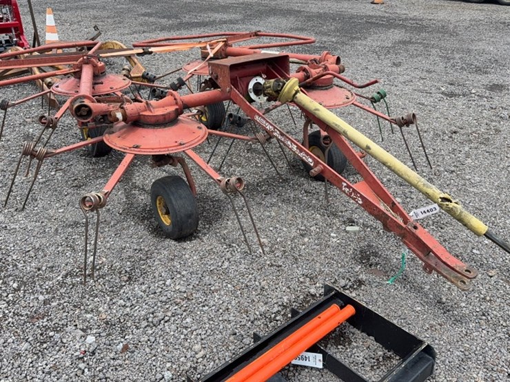 new-holland-163-image-2