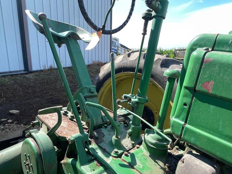 john-deere-b-image-32