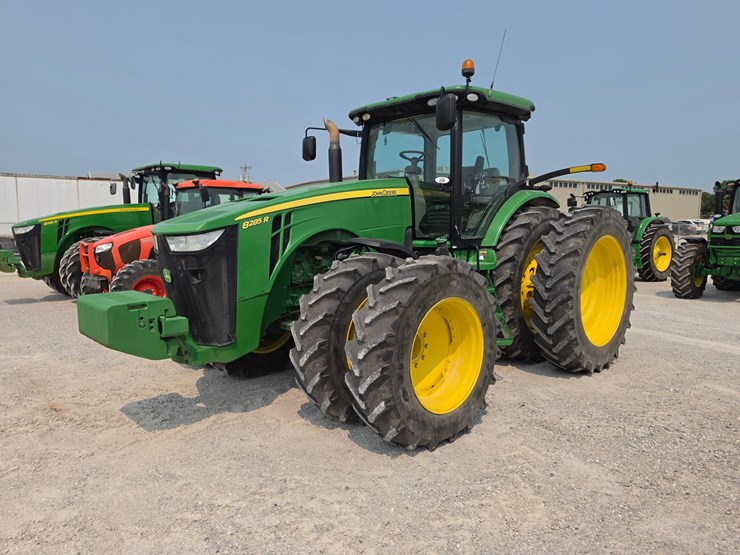 john-deere-8285r-image-1