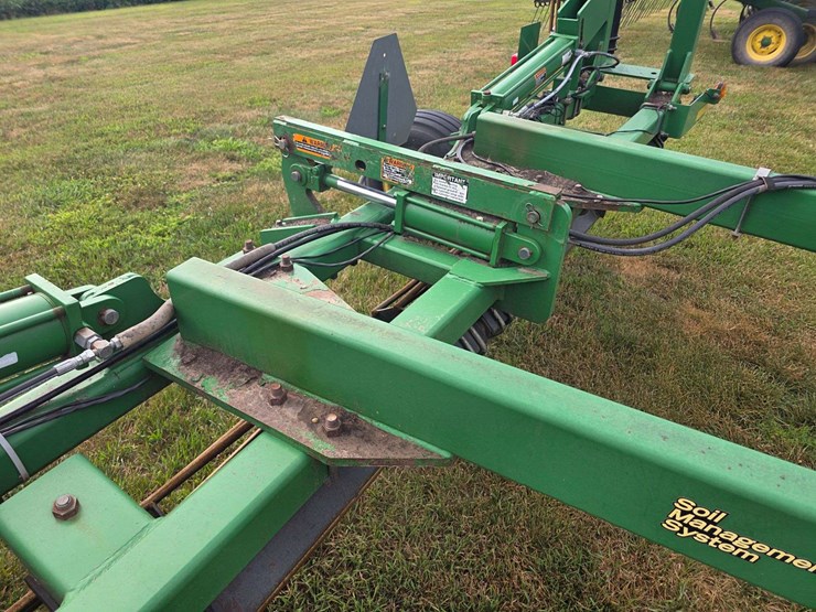 john-deere-200-image-22