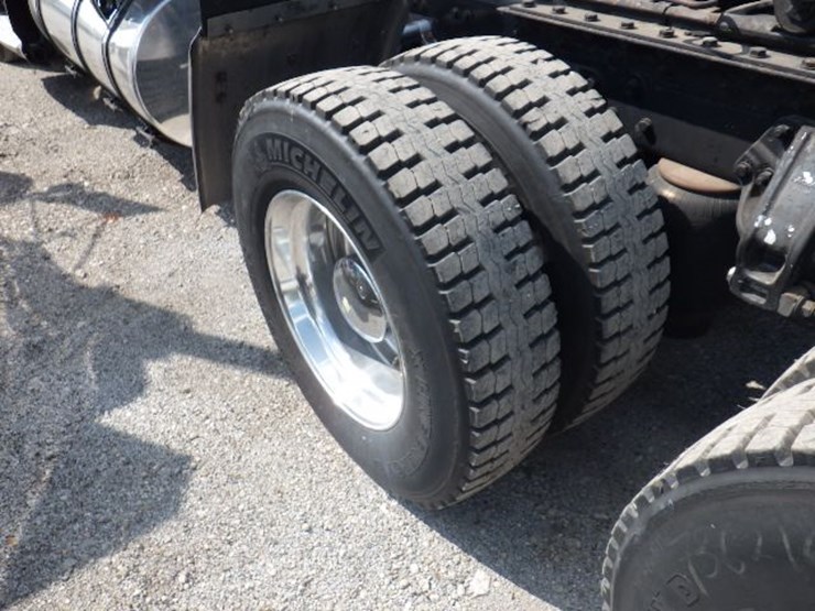 2015-kenworth-t660-image-14