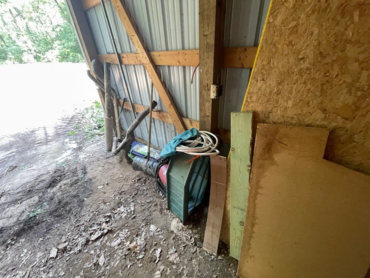 #7107-•-contents-of-wall-image-8