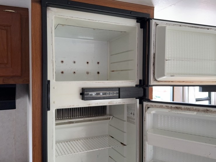 #3064-•-2002-citation-30'-bumper-pull-camper-image-16