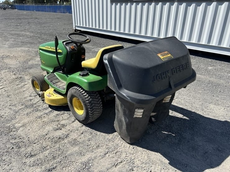 2001-john-deere-lt133-image-3