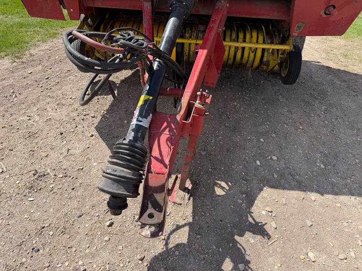 new-holland-664-image-9