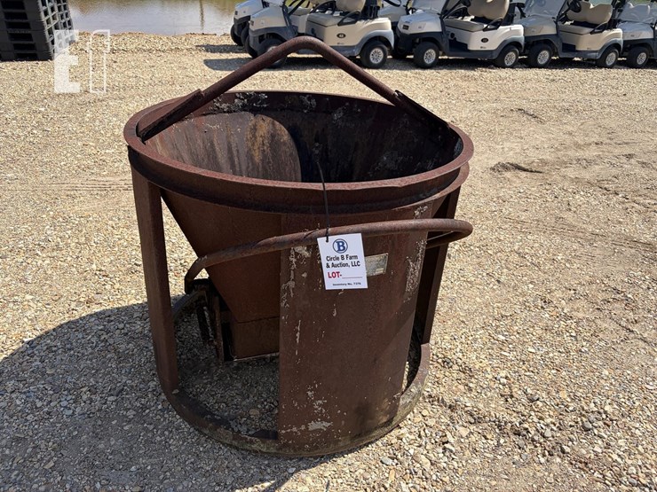 gar-bro-equipment-concrete-bucket-image-1