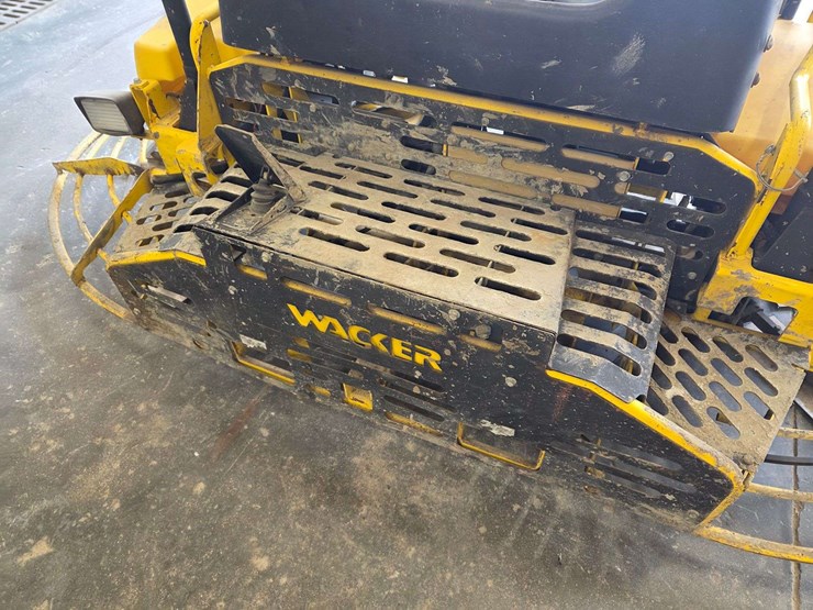 2006-wacker-crt48-ride-on-trowel,-48”,-vanguard/daihtsu-dm950g-gas-engine,-452.9-hours,-comes-with-t-image-15