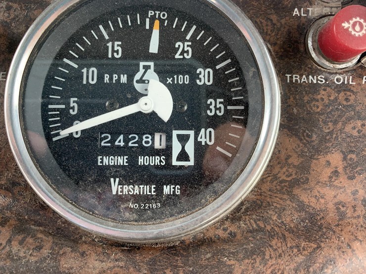 1979-versatile-835-image-31