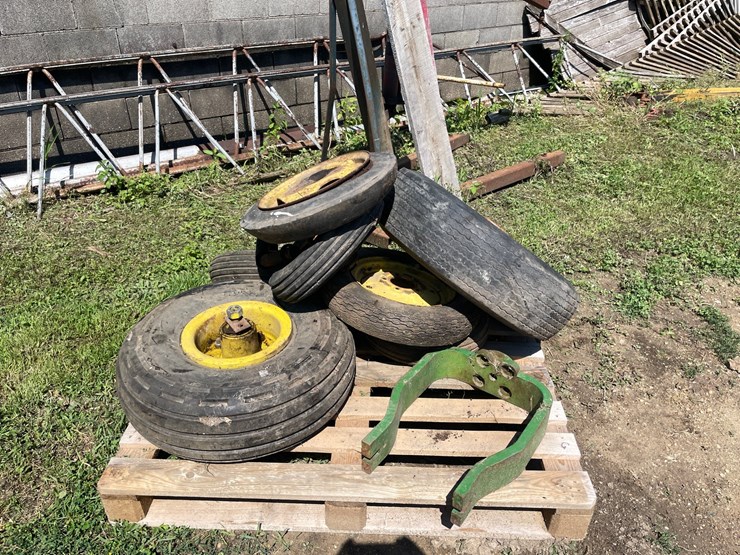 #4695-•-assortment-of-tires-image-2